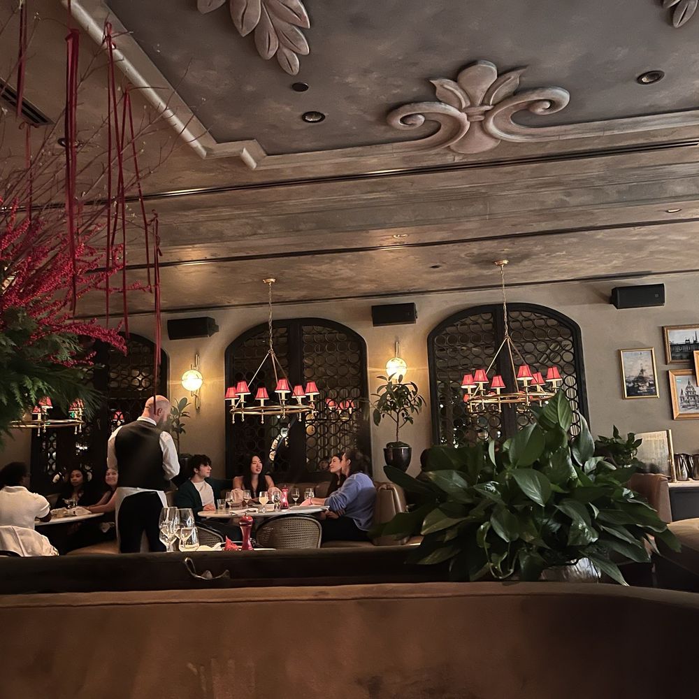 Le Ame - Beautiful decor - Steakhouses Near Me - Phoenix, Arizona Le Ame - Beautiful decor - Steakhouses Near Me - Phoenix, Arizona