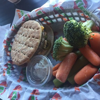 Clean Eatz - Jalapeño bison burger - Cafes Near Me - Farragut, Tennessee Clean Eatz - Jalapeño bison burger - Cafes Near Me - Farragut, Tennessee