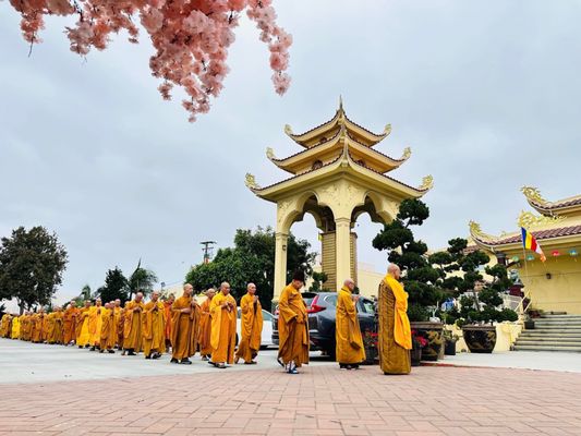 Chua Dieu Ngu Buddhist Temple by null
