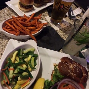 The Pub - Naples - Burger and appetizer dinners - British Near Me - Naples, Florida