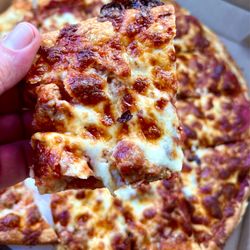Wilson Pizza Palace - Showing sausage topping