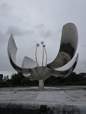 Floralis Generica by null