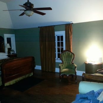 Arbor Guest House - Main Room - Guest Houses Near Me - Napa, California Arbor Guest House - Main Room - Guest Houses Near Me - Napa, California