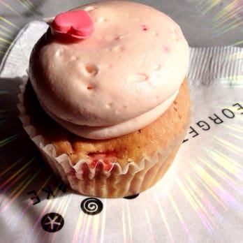 Georgetown Cupcake - Strawberry Cupcake - Cupcakes Near Me - Washington, DC, District of Columbia Georgetown Cupcake - Strawberry Cupcake - Cupcakes Near Me - Washington, DC, District of Columbia