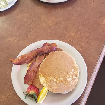 Red Mountain Ranch Country Club - Delicious pancakes and bacon! - Golf Near Me - Mesa, Arizona Red Mountain Ranch Country Club - Delicious pancakes and bacon! - Golf Near Me - Mesa, Arizona