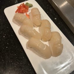 Tokyo - Scallop sushi