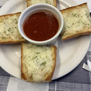 Win-Spuntino - Garlic Cheese Bread - Italian Near Me - Honolulu, Hawaii