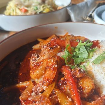 Escape 360 - Grilled Chicken Green Curry Cheese and Spicy Korean Honey Shrimp - Cafes Near Me - McKinney, Texas