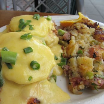 Honey's Bistro - Eggs Benedict, delish! - Breakfast & Brunch Near Me - Encinitas, California