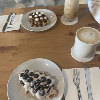 Onit Cafe - blueberry croffle - Coffee & Tea Near Me - Federal Way, Washington