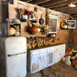 Sugar Grove Pumpkin Farm - Photo opportunities.