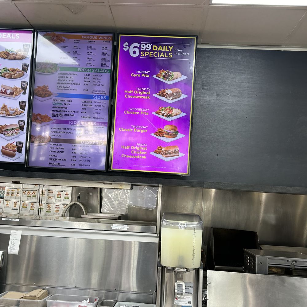 Miami Grill - Everything shiny clean - Burgers Near Me - Dania, Florida Miami Grill - Everything shiny clean - Burgers Near Me - Dania, Florida