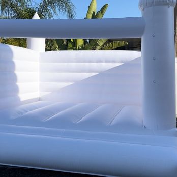 Party & Play Rentals - 13x13 white jumper - Carousels Near Me Party & Play Rentals - 13x13 white jumper - Carousels Near Me
