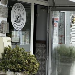 Restaurante 'O Toino Moleiro'', Assados na Brasa, Sociedade