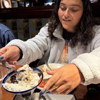Red Lobster - OMG - brownie sundae! - Seafood Near Me - Orlando, Florida Red Lobster - OMG - brownie sundae! - Seafood Near Me - Orlando, Florida