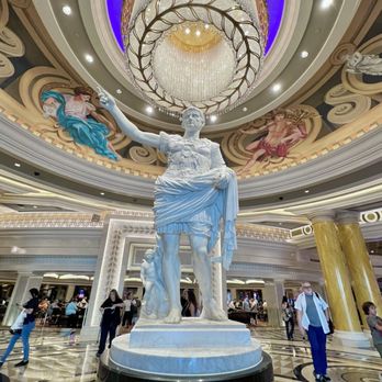 Caesars Palace - Cool statues throughout Caesar's Palace. - Hotels Near Me - Las Vegas, Nevada Caesars Palace - Cool statues throughout Caesar's Palace. - Hotels Near Me - Las Vegas, Nevada