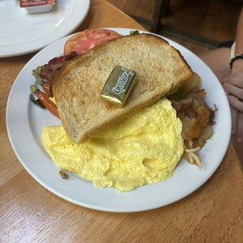 June Bug Cafe - New American Near Me - Midpines, California June Bug Cafe - New American Near Me - Midpines, California