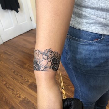 Loose Screw Tattoo - Tattoo Near Me - Richmond, Virginia