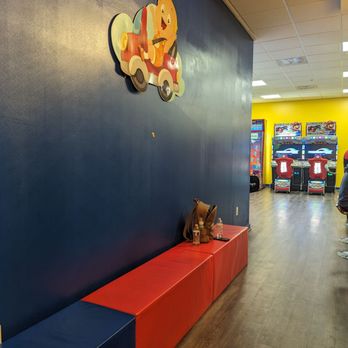 Luv 2 Play - Fairfax - Sitting area - Indoor Playcenter Near Me - Fairfax, Virginia Luv 2 Play - Fairfax - Sitting area - Indoor Playcenter Near Me - Fairfax, Virginia