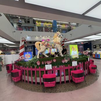 IT'SUGAR - Candy Stores Near Me - East Rutherford, New Jersey IT'SUGAR - Candy Stores Near Me - East Rutherford, New Jersey