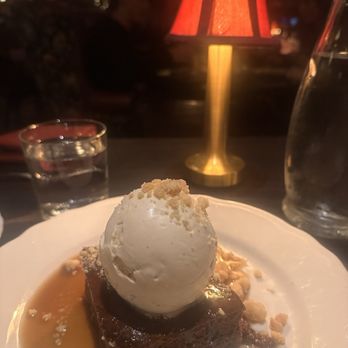 Trivoli Tavern - Sticky Date Cake - American Near Me - Chicago, Illinois Trivoli Tavern - Sticky Date Cake - American Near Me - Chicago, Illinois