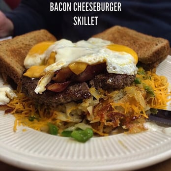Wilton Cafe - bacon cheeseburger skillet - Cafes Near Me - Wilton, Iowa
