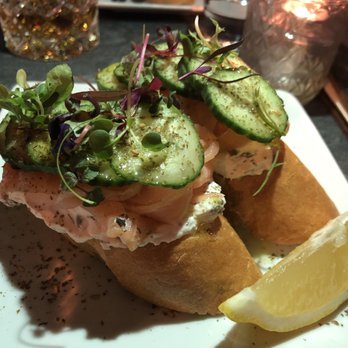 Oak and Vine - Smoked salmon crostini - Cocktail Bars Near Me - Glendale, California