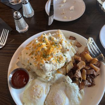 Smoke Woodfire Grill - Chicken on a biscuit....very filling... loved it! - New American Near Me - Owasso, Oklahoma