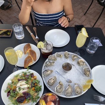 Evangeline - Fresh oysters, beets and burrata - Cajun/Creole Near Me - Calistoga, California