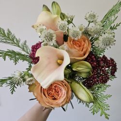 FlowersFlowers - Lush winter bouquet.