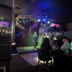 Sing Bar Karaoke Lounge