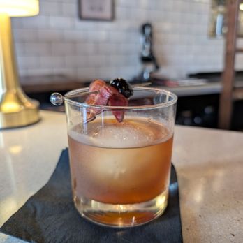 The Surfing Pig Hawaii - Smoking pig - Cocktail Bars Near Me - Honolulu, Hawaii The Surfing Pig Hawaii - Smoking pig - Cocktail Bars Near Me - Honolulu, Hawaii