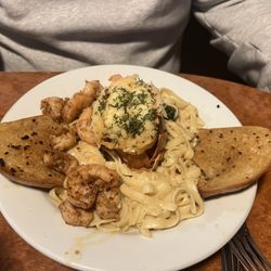 Oak Tree - Seafood Alfredo