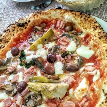 Filumé - €7 - SO delish! Capricciosa. Generally don't like soggy crust. It's not Napolitan otherwise. The only soggy pizza I like :) - Italian Near Me - Naples, NA