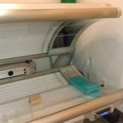 Tan Republic Ashland - "Gold" level (50% UVA & 50% UVB) lay down bed ~12 minutes (with/out facial lamps)