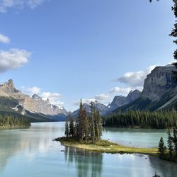 Maligne Lake Cruise