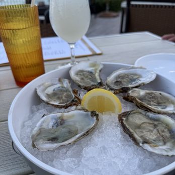Breeze Ocean Kitchen - Oysters East Coast Oysters - New American Near Me - Manalapan, Florida Breeze Ocean Kitchen - Oysters East Coast Oysters - New American Near Me - Manalapan, Florida