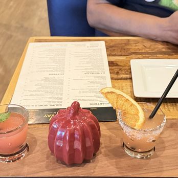 CraftWay Kitchen - Plano - Frozen Flight and Decorative Pumpkin - New American Near Me - Plano, Texas