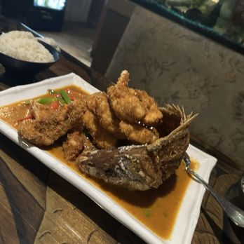 Malakor Thai Cafe - Pad Cha fried snapper fillet - Thai Near Me - West Palm Beach, Florida