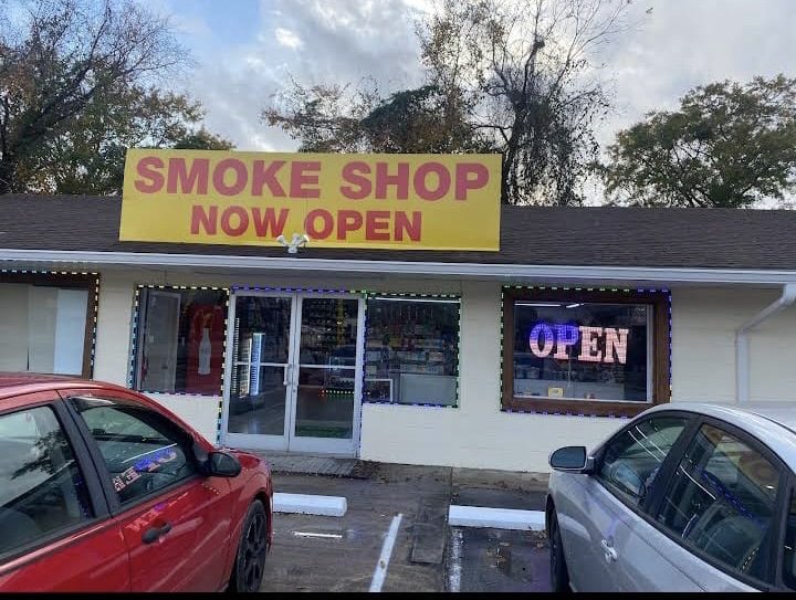 MILLS SMOKE SHOP Updated September 2024 813 Hwy 17, New Bern, North Carolina Tobacco Shops
