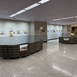Tucson International Airport - TUS - Near baggage claim, a nice lounge