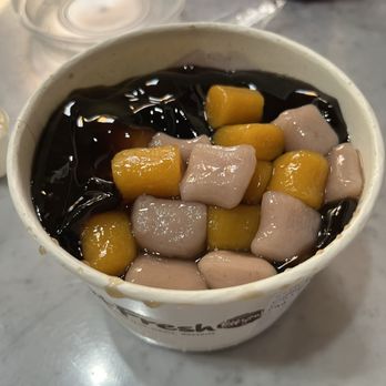 Meet Fresh - Ice grass jelly signature. My favorite cold item here. 10/10 can't go wrong! Shaved ice is underneath. - Desserts Near Me - Tustin, California