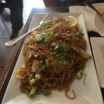 Hapag Filipino Cuisine - Chicken Pancit! - Filipino Near Me - Yonkers, New York Hapag Filipino Cuisine - Chicken Pancit! - Filipino Near Me - Yonkers, New York
