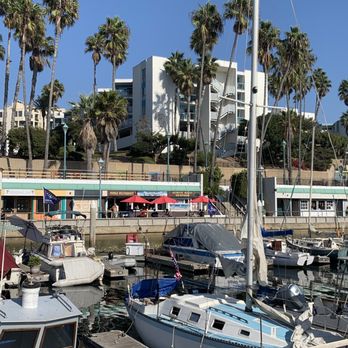 Redondo Beach Pier - Boats dock at the pier - Souvenir Shops Near Me - Redondo Beach, California Redondo Beach Pier - Boats dock at the pier - Souvenir Shops Near Me - Redondo Beach, California