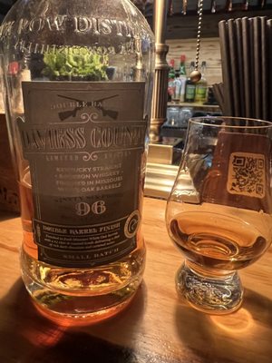 Paddock & Whisky by null