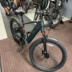 Campus Bike Shop - Velotric Discover.