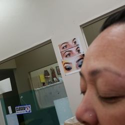 Rani Eyebrows Threading - I LOVE MY EYEBROWS! I DRIVE FROM SAN JOSE...GOOD JOB AND CLEAN SHOP!!! GREAT PARKING!!!