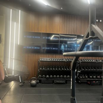 Sessions Personal Training - Gym floor - Gyms Near Me - Santa Monica, California Sessions Personal Training - Gym floor - Gyms Near Me - Santa Monica, California