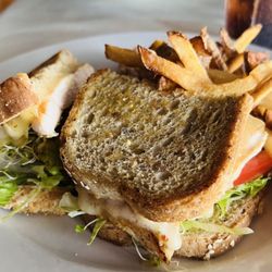 Gallery Grille - California chicken sandwich