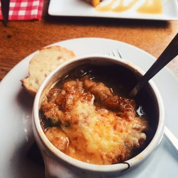 Le Temps des Cerises - The French onion soup..such a classic but absolutely delicious - French Near Me - Paris, 75 Le Temps des Cerises - The French onion soup..such a classic but absolutely delicious - French Near Me - Paris, 75